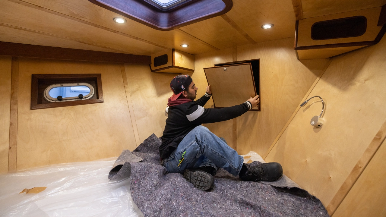 Innenausbau eines Bootes bei 'derBlaue' in Hannover