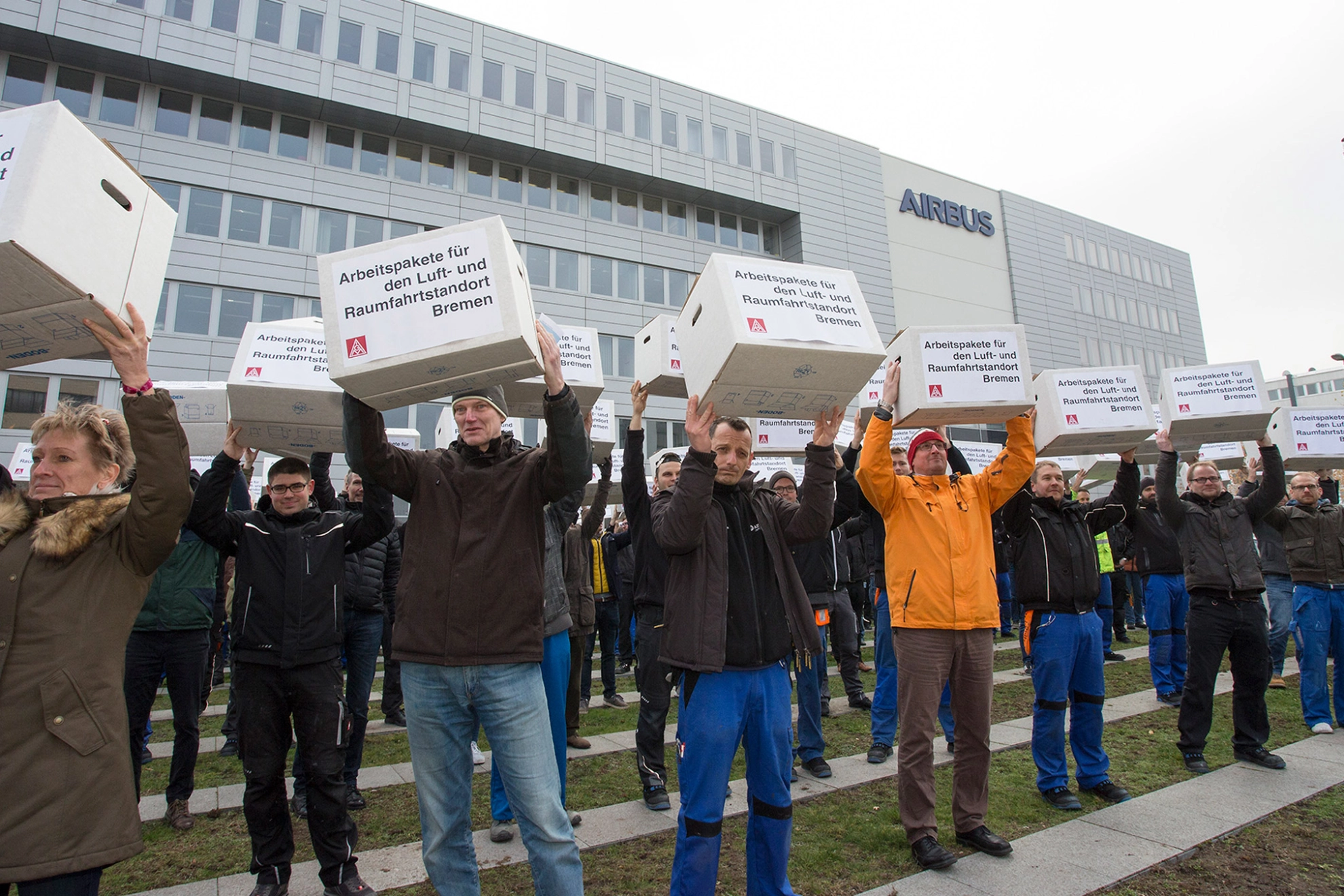 Aktion bei Airbus Bremen für den Erhalt des Standortes
